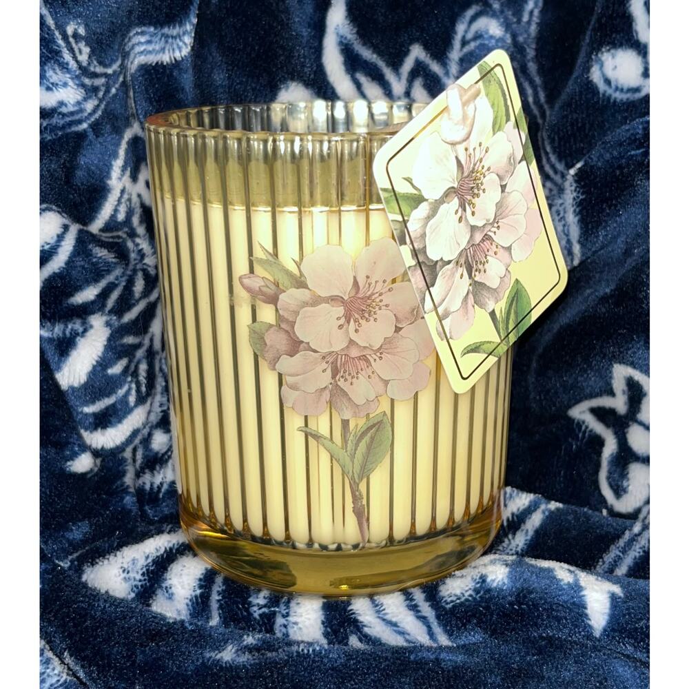 NEW! Bella Luxe BB INTL. Sunrise Glow Floral Luxury Scented Candle 11.3oz - Picture 2 of 6